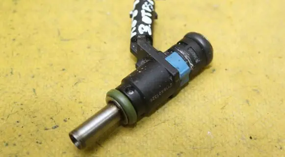 Audi A8 S8 D4 4H Fuel injector 06E906031