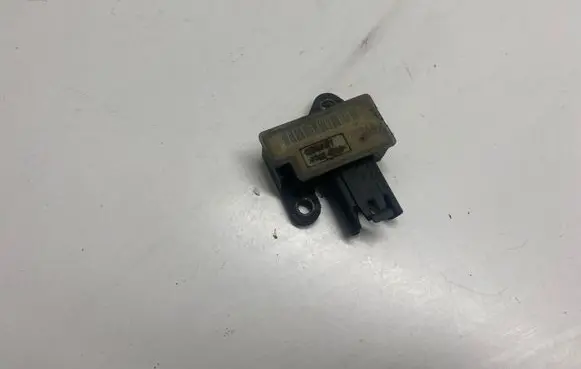 BMW 1 E81 E87 Gear shift indicator relay 7606188