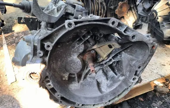 Peugeot 807 Manual 5 speed gearbox 20lm01