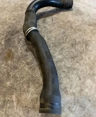 Engine coolant pipe/hose