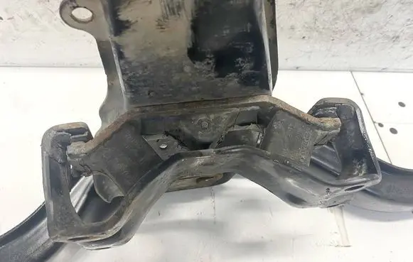 Subaru Forester SH Engine mount bracket 41022ac180