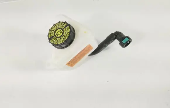 Ford Explorer VI Brake fluid reservoir L1MC-2N147-AC