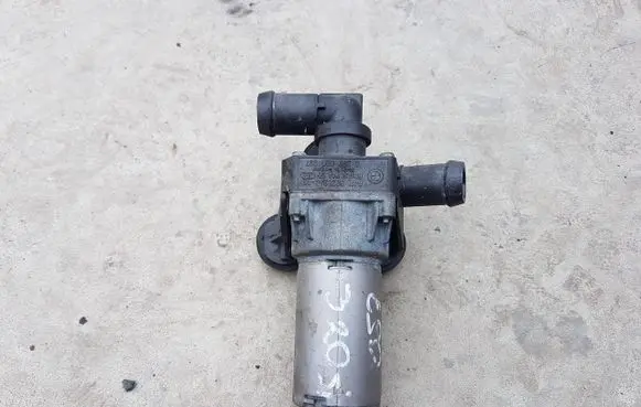BMW 1 E81 E87 Coolant heater control valve 6928246