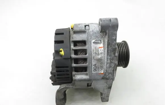Volkswagen PASSAT B5.5 Generator/alternator 06B903016D