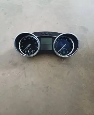 Mercedes-Benz GL X164 Speedometer (instrument cluster) A1649008200 A2C53361685