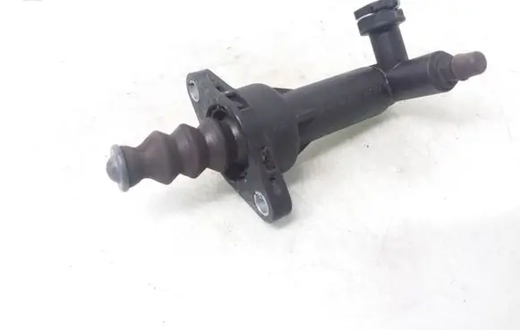 Clutch slave cylinder