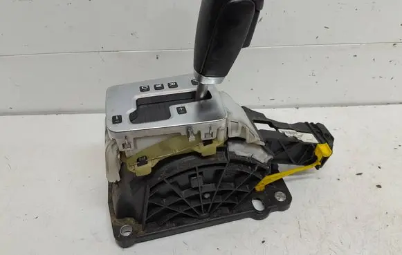 Volvo V70 Gear shifter/selector 30759121