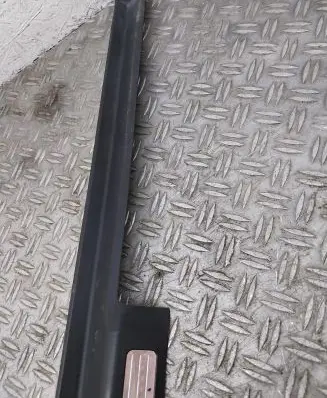 Mercedes-Benz R W251 Front sill trim cover