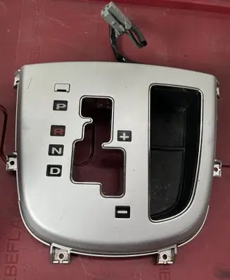 Hyundai Santa Fe Gear shifter surround trim plastic 846482B000