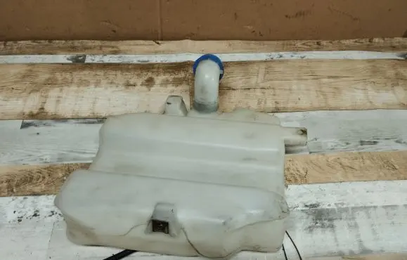 Suzuki Wagon R+ Windshield washer fluid reservoir/tank 090586632