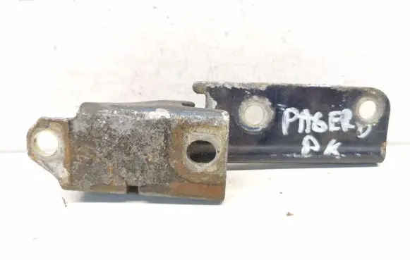 Mitsubishi Pajero Engine bonnet/hood hinges