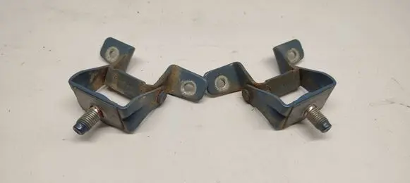 Tailgate/trunk/boot hinge