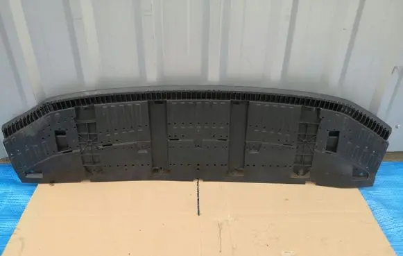 Audi Q3 8U Front bumper skid plate/under tray 8U0807233A