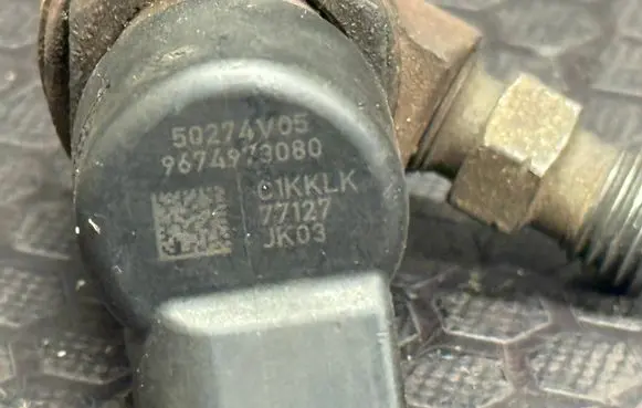 Peugeot 5008 Fuel injector 50274V05 77127 9674973080