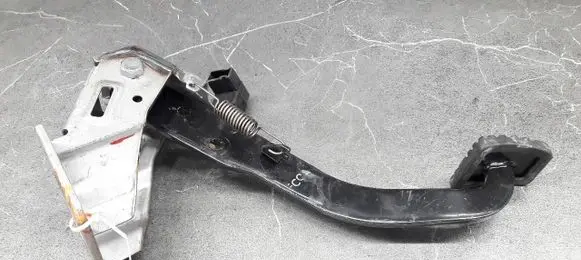 Hyundai i20 (PB PBT) Brake pedal 