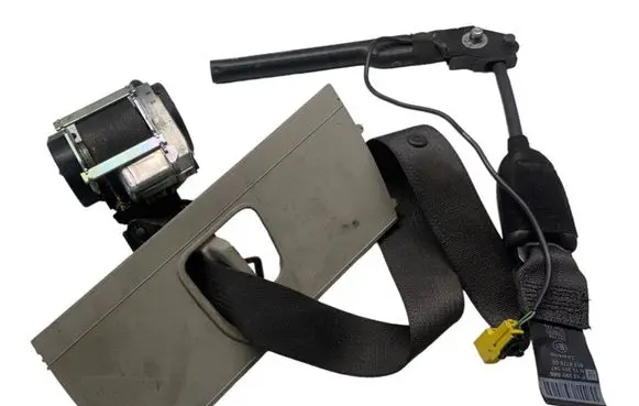 Opel Astra J Front seatbelt 13297088 617877800 13251147