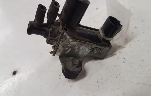 Toyota Yaris Vacuum valve 1397000970