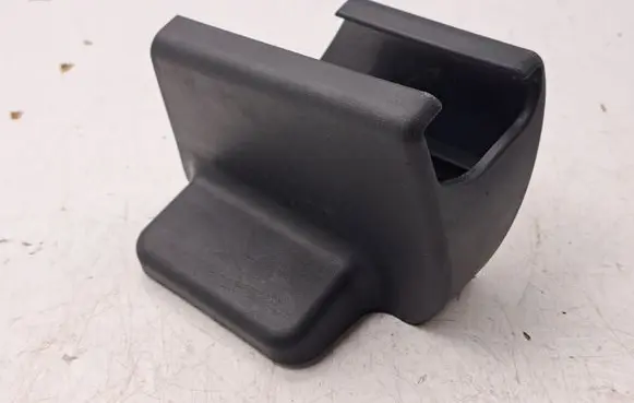 Toyota Avensis T270 Front driver seat rail trim 7213805040C0 7213805040