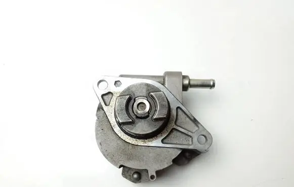 Mitsubishi L200 Vacuum pump 2020A031