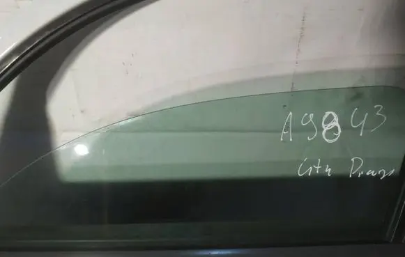 Citroen C3 Picasso Front door window glass four-door as2