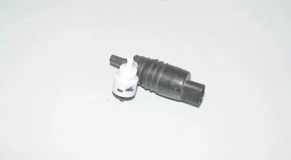 BMW i3 Windscreen/windshield washer pump 7388349 67127388349 7317395