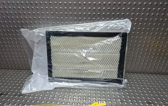 Dodge RAM 1500 DS Air filter 68441763AA