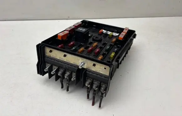 Volkswagen PASSAT B7 Fuse module 3C0937125A
