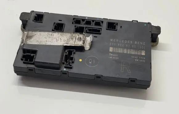 Mercedes-Benz E W211 Door control unit/module 2118208285
