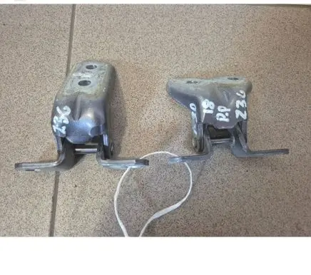 Hyundai i30 Front door hinge set 