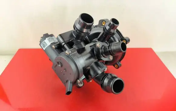 Volkswagen Tiguan Thermostat 06R121111E