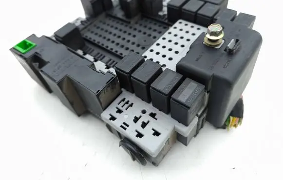 Volvo XC90 Fuse module 08696035 03W455 08688513
