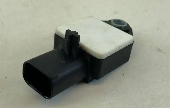 Mercedes-Benz B W245 Airbag deployment crash/impact sensor A1698202226 226272010506869