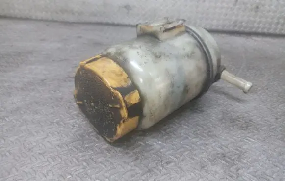 Subaru Forester SG Power steering fluid tank/reservoir
