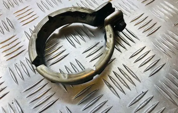Mercedes-Benz E W211 Muffler pipe connector clamp A2034900441