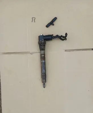 Mercedes-Benz CLK A209 C209 Fuel injector A6110701787 6110701787