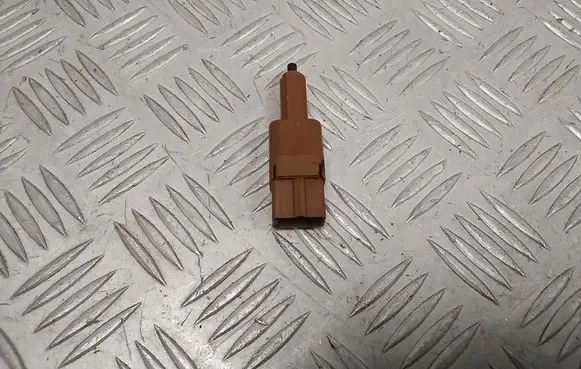 Nissan Leaf II (ZE1) Brake pedal sensor switch 