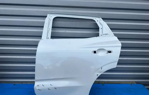 Renault Austral Rear door 821179955R