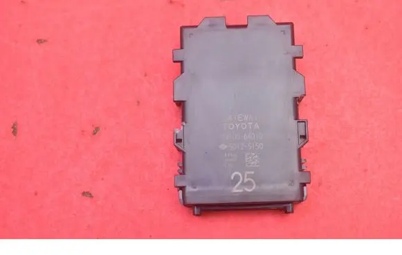 Toyota Corolla Verso E110 Engine control unit/module ECU 89100-64010