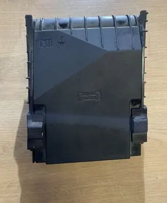 Volkswagen PASSAT B6 Fuse box cover 1K0937132F