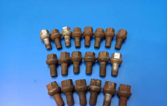 Nuts/bolts
