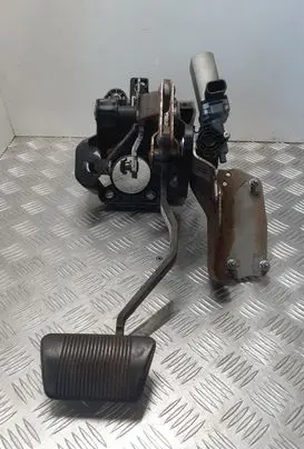 Chrysler Grand Voyager V Brake pedal 5862110 04721199AD