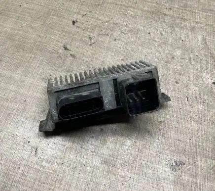 Glow plug pre-heat relay