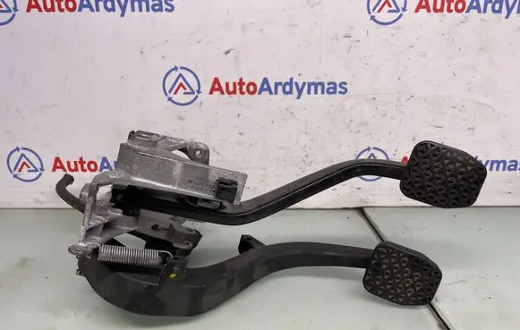 BMW 3 E90 E91 Pedal assembly 6751665 35316751665