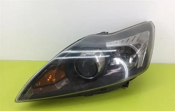 Ford Focus Headlight/headlamp 8M51-13D153-CD