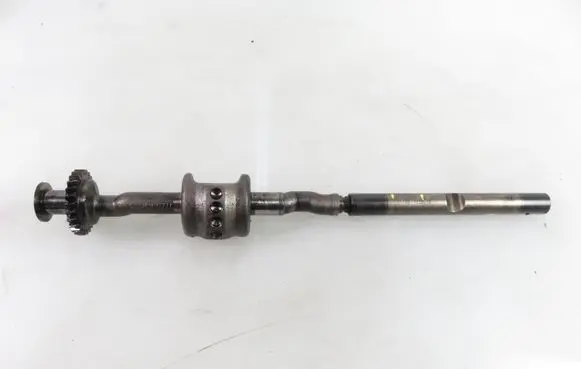 Volkswagen Touareg I Oil pump balance shaft 07Z103567A