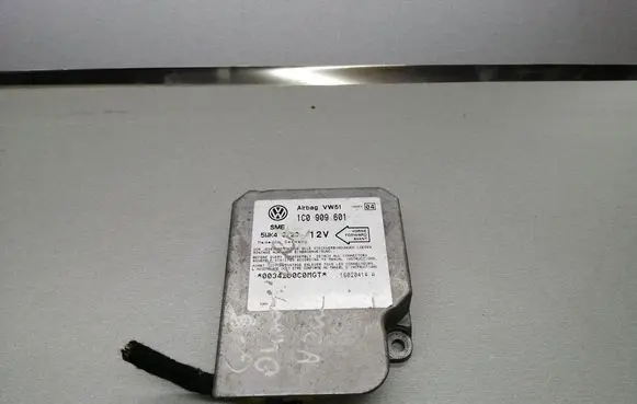 Skoda Octavia Mk1 (1U) Airbag control unit/module 1C0909601