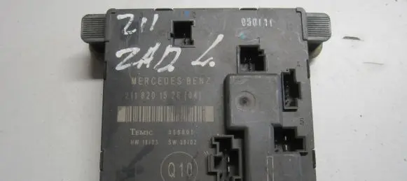 Mercedes-Benz E W211 Door control unit/module 2118201526 A2118201526
