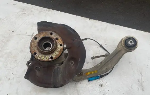 BMW 5 E60 E61 Front wheel hub spindle knuckle 551050424