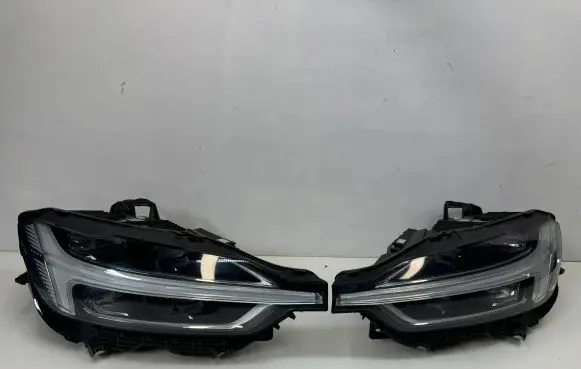 Volvo XC60 Headlights/headlamps set 32133547 32133546