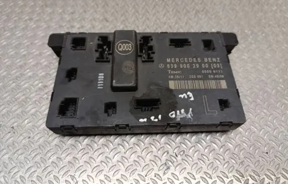 Mercedes-Benz Vito Viano W639 Door control unit/module 6399002900 00006177